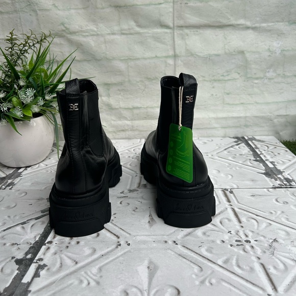 Sam Edelman
Daelyn Lug-Sole Leather Boots women size 9 gently used - Picture 9 of 17